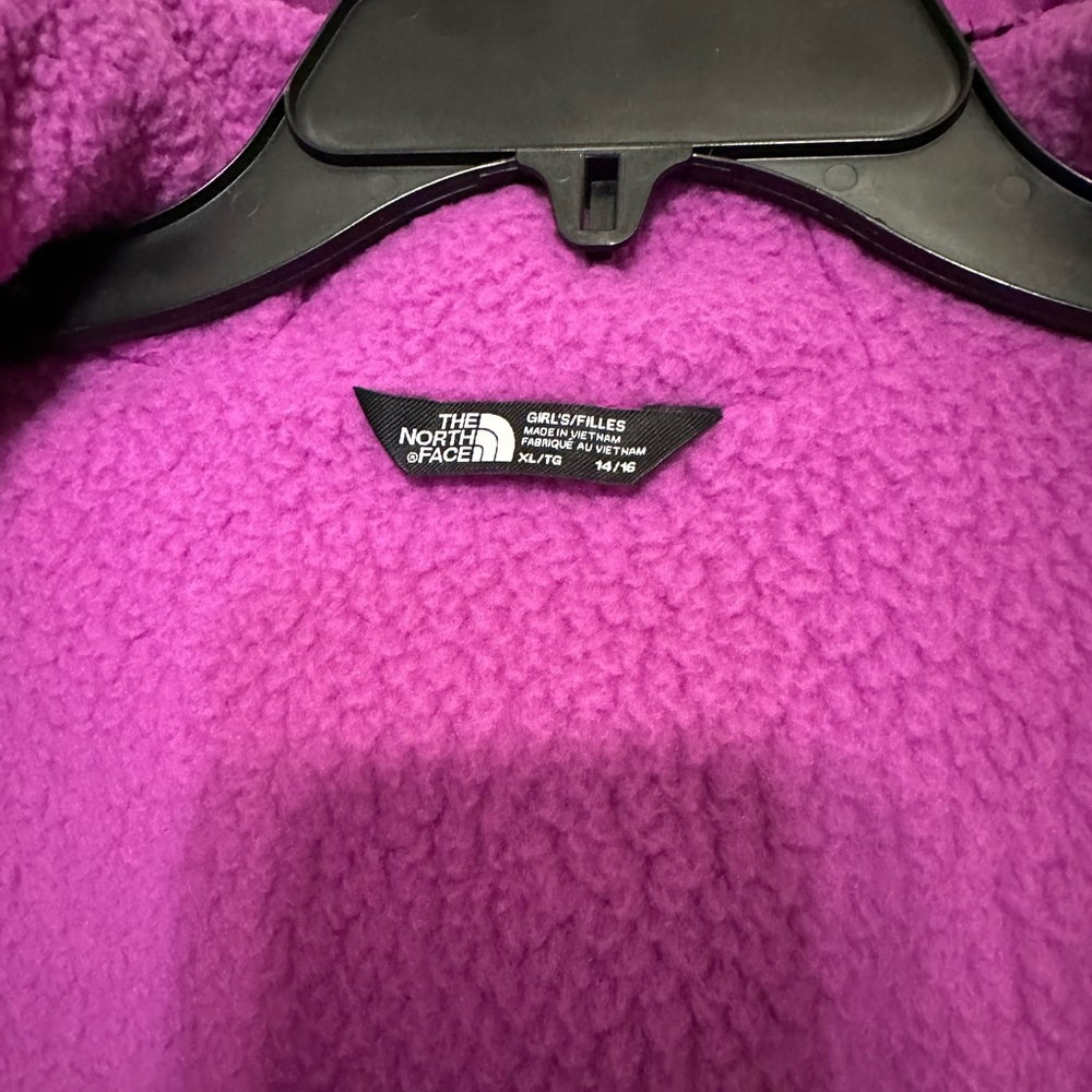 The North Face Big Girls'  Size XL Hooded Purple Rain Jacket. - Picture 7 of 10